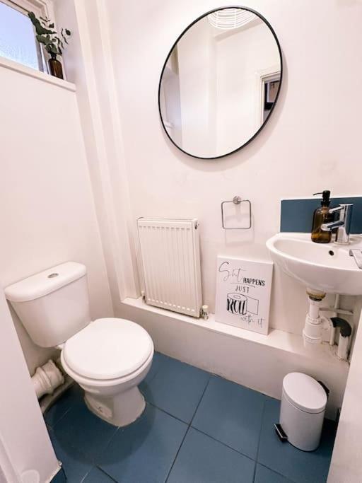 Bright & Spacious Split Level Flat In Kennington Londra Esterno foto