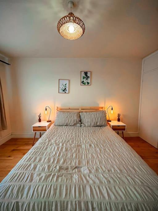 Bright & Spacious Split Level Flat In Kennington Londra Esterno foto